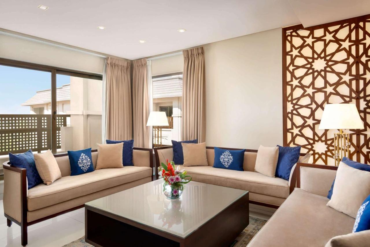 Ramada By Wyndham Lahore Gulberg II Exterior foto