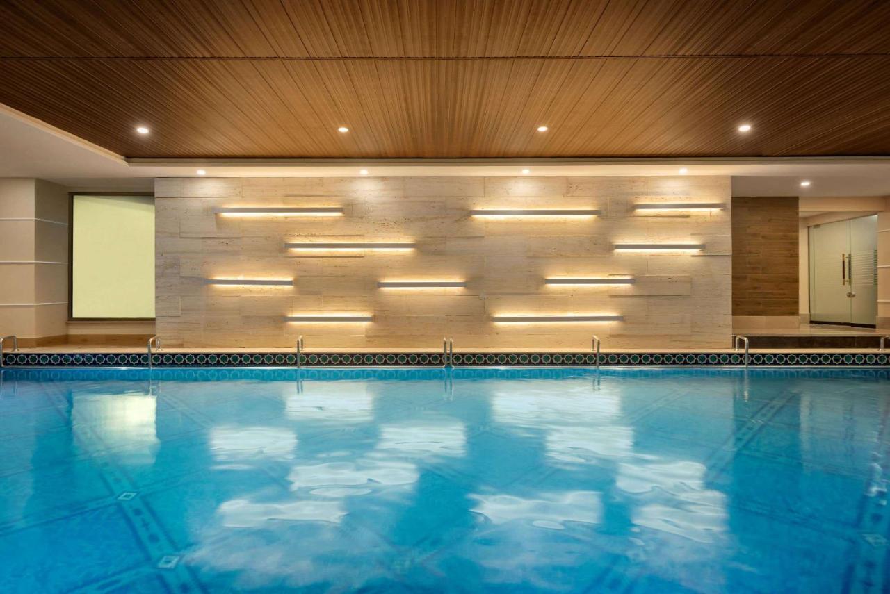 Ramada By Wyndham Lahore Gulberg II Exterior foto