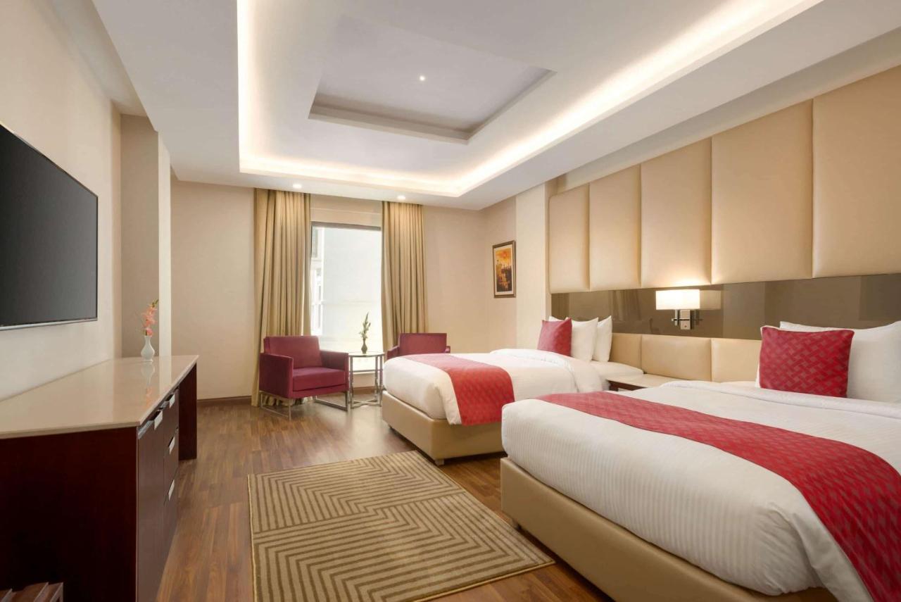Ramada By Wyndham Lahore Gulberg II Exterior foto